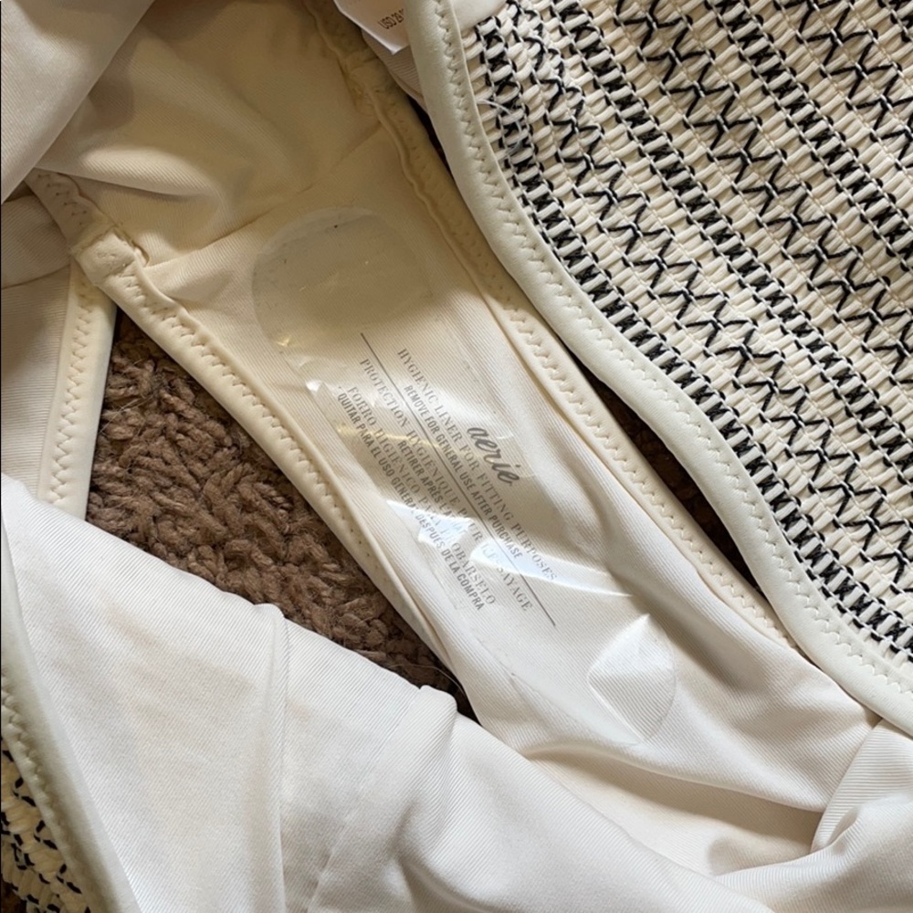 Never worn Aerie high waisted swimsuit bottoms - Picture 5 of 5